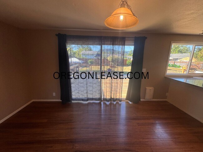 Photo - Spacious 4-Bedroom Home in North Springfield