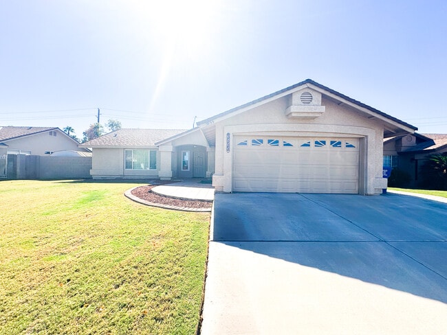 Building Photo - 3555 W 15th Ln