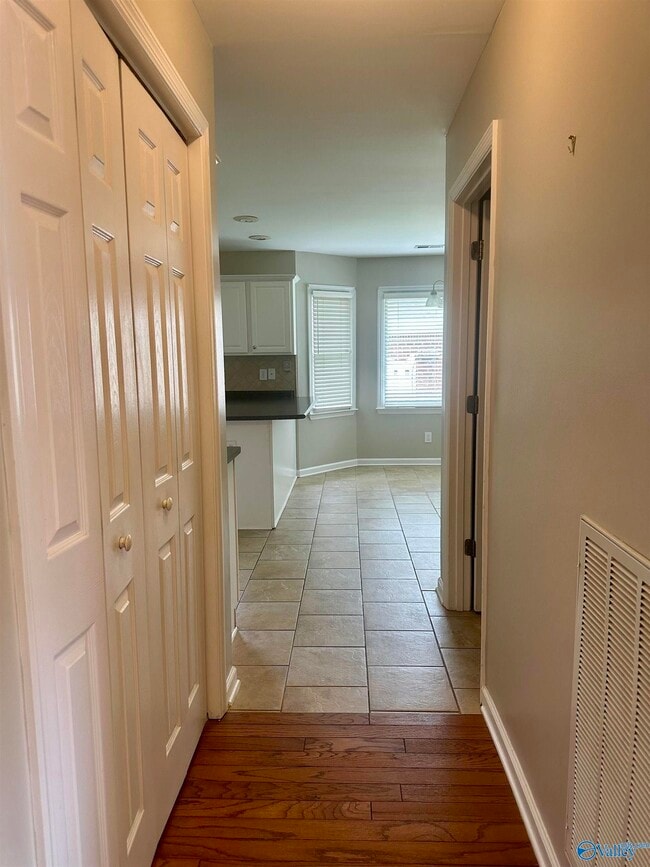 Photo - 2623 Quarter Ln SE