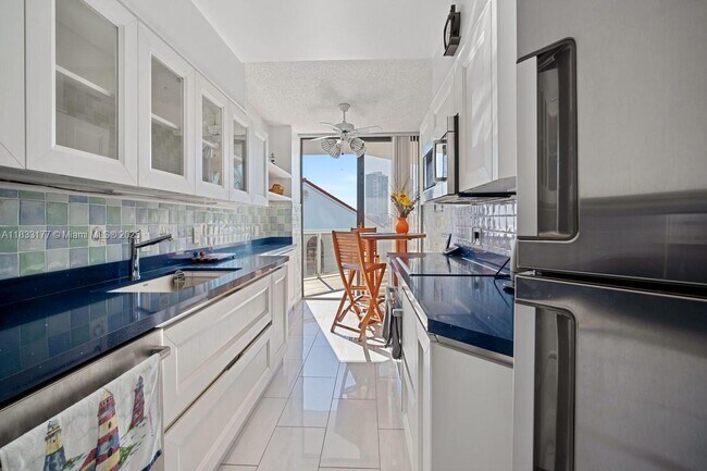 Photo - 3610 Yacht Club Dr Unit 208