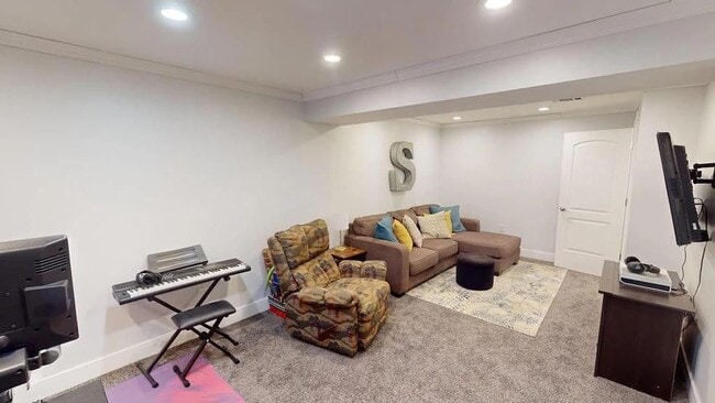 Photo - 322 W Cardinal Ave