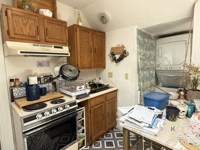 Photo - 16 Stedman St Unit 2