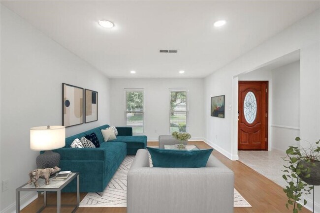 Photo - 6007 Claridge Dr