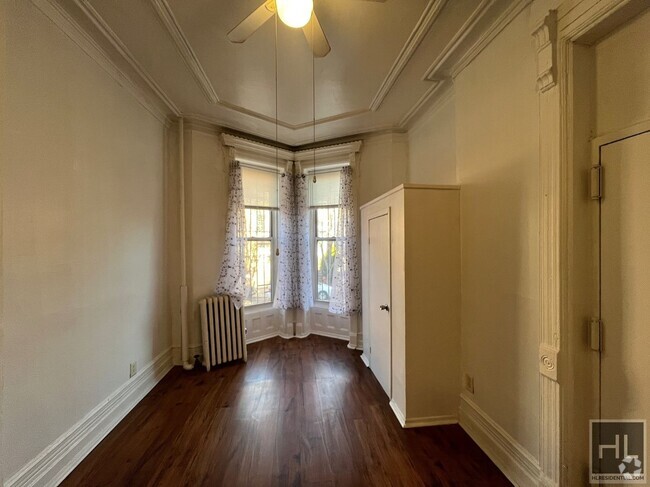 Building Photo - Sunny Studio in Bedford Stuyvesant Brick T... Unit 3 Rental