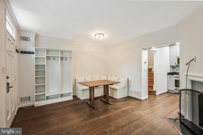 Photo - 671 S Columbus St