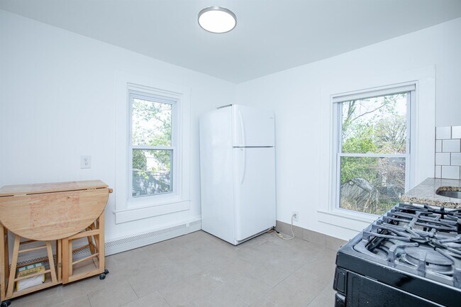 Photo - 188 Railroad Ave Unidad 2R