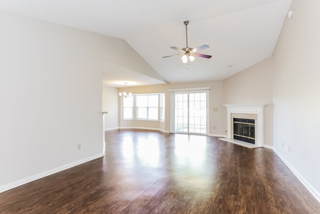 Photo - 8047 Bridgecreek Dr W