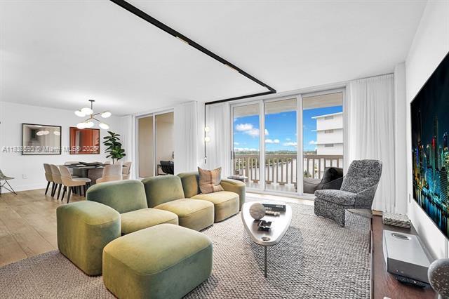 Photo - 9111 E Bay Harbor Dr Unidad PHD