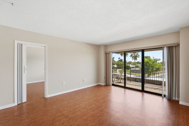 10330 W Thunderbird Blvd Unit C319