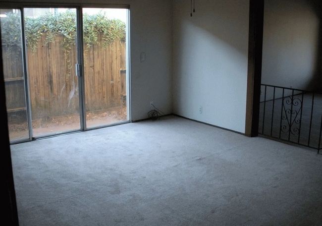 Photo - 2 Bed 2 Bath Duplex!