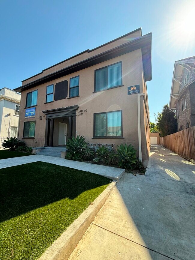 Building Photo - 2918 S Normandie Ave