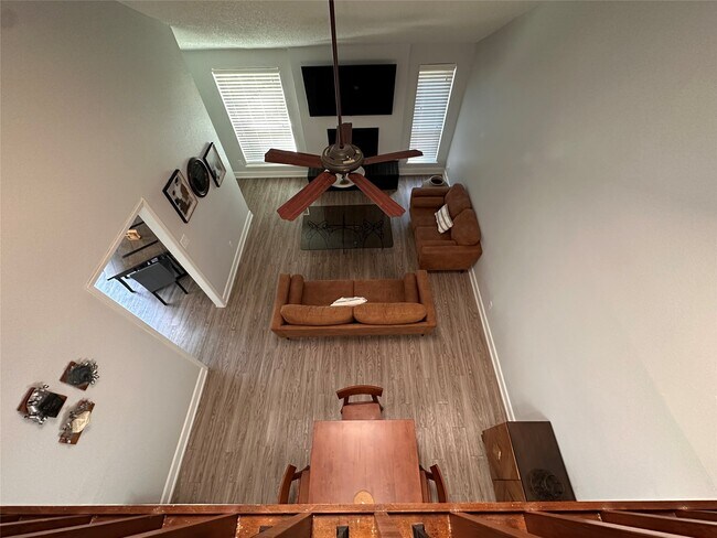 Photo - 13821 Hollowgreen Dr