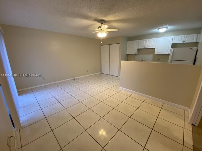 Photo - 629 Executive Center Dr Unit J203