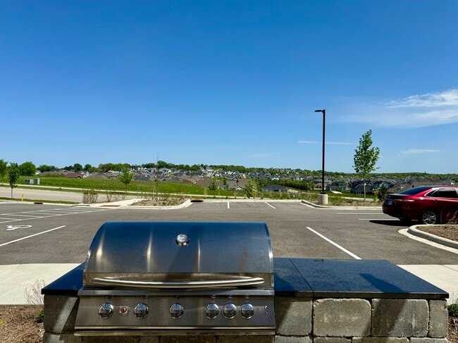 Parrilla comunitaria - The Crest Luxury Apartments