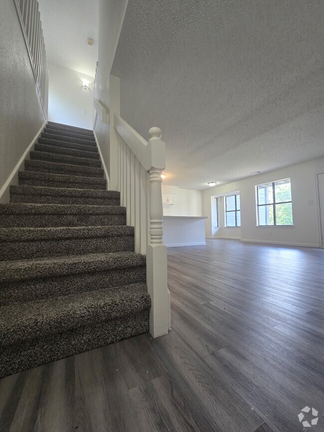 Building Photo - Westwind Manor Rental