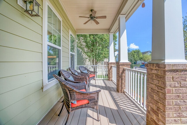 3224 Patrick Henry Dr