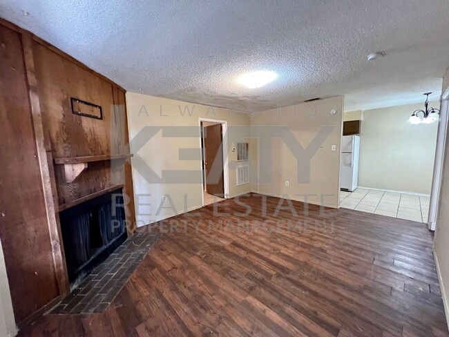 Photo - 109 Meudon St Apartment Unit A