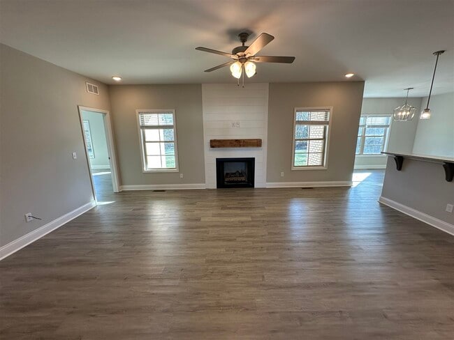 Photo - 437 Adalynn Cir