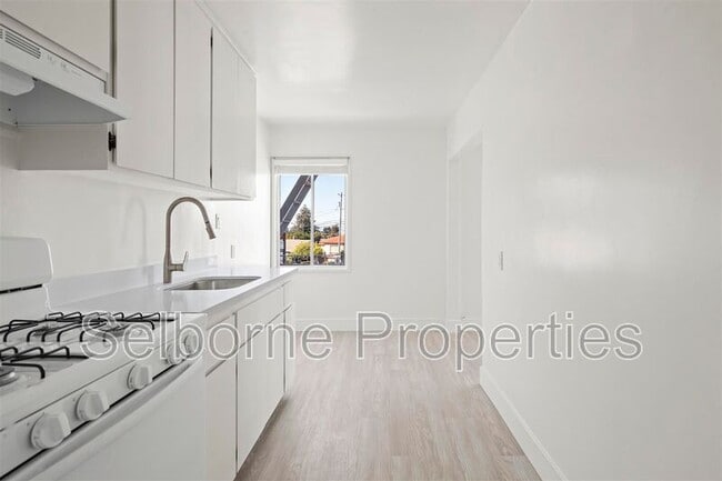 Photo - 369 Colusa Ave