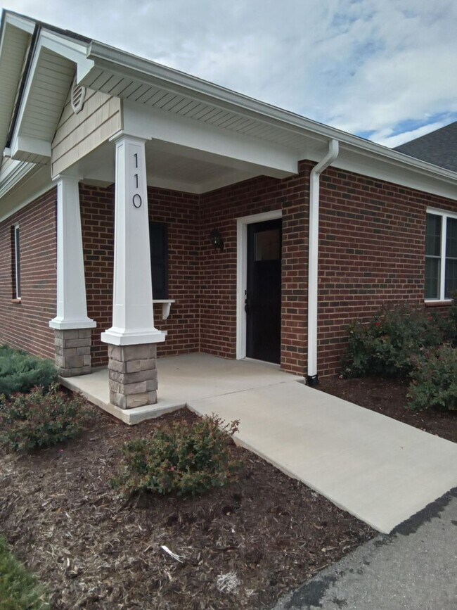 Photo - Patio Townhome Located 1 Block from Bedfor...