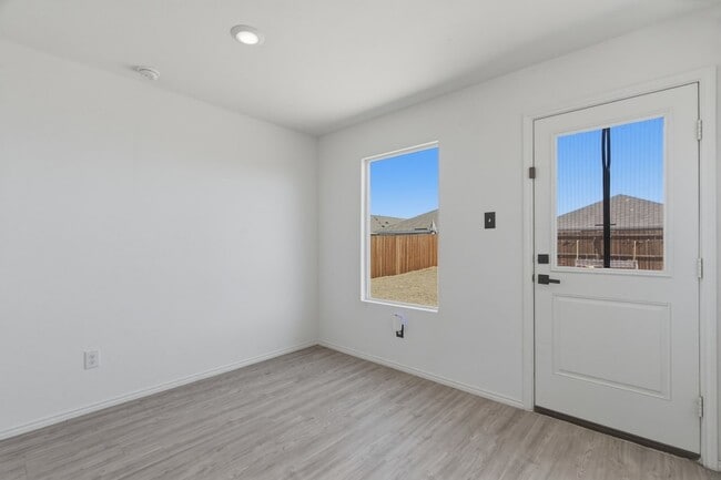 Photo - 5909 Cherry Holw Wy