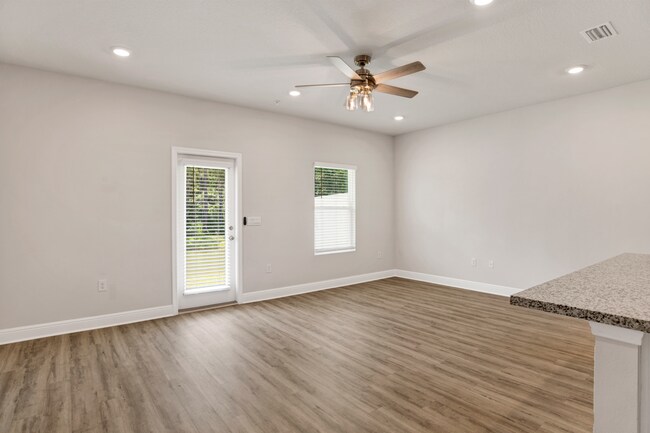 Photo - New Townhome near UWF and Nine Mile Rd