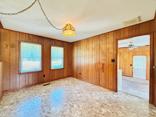 Photo - Charming 3 Bedroom Home for Rent!