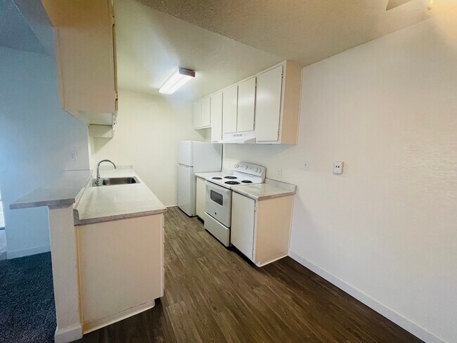 Photo - Rivercourt Apartments