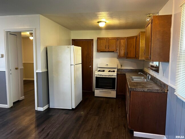 Photo - 126 Amsler St