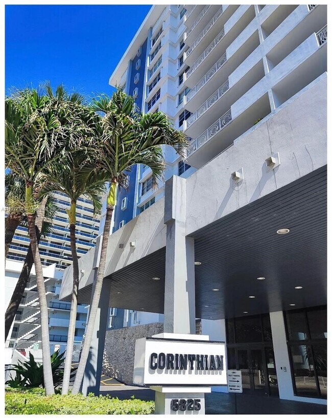 Photo - 5825 Collins Ave Unidad PH1B Rental