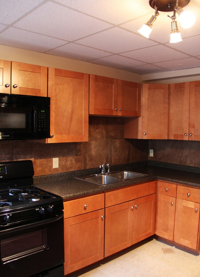 Photo - 137 Park St Unit APT 3