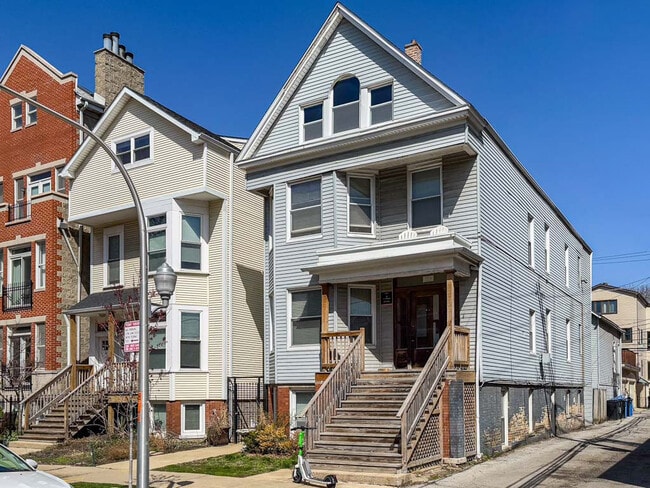 Building Photo - 1418 W Henderson St Unit CH