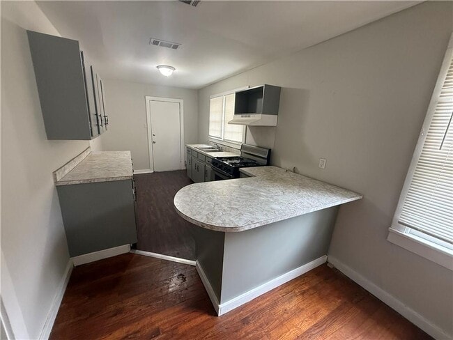 Photo - 411 8th Ave