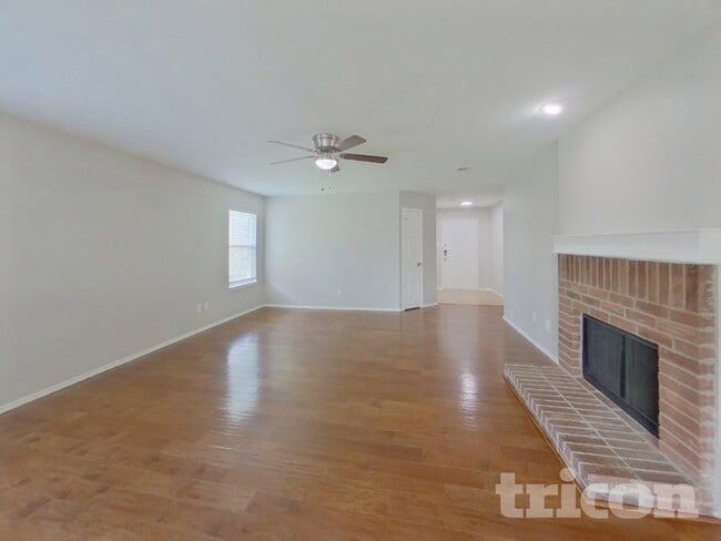 Photo - 429 Sandy Creek Dr