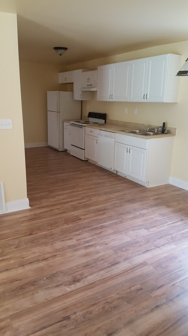 Photo - 2628 Wren Cir