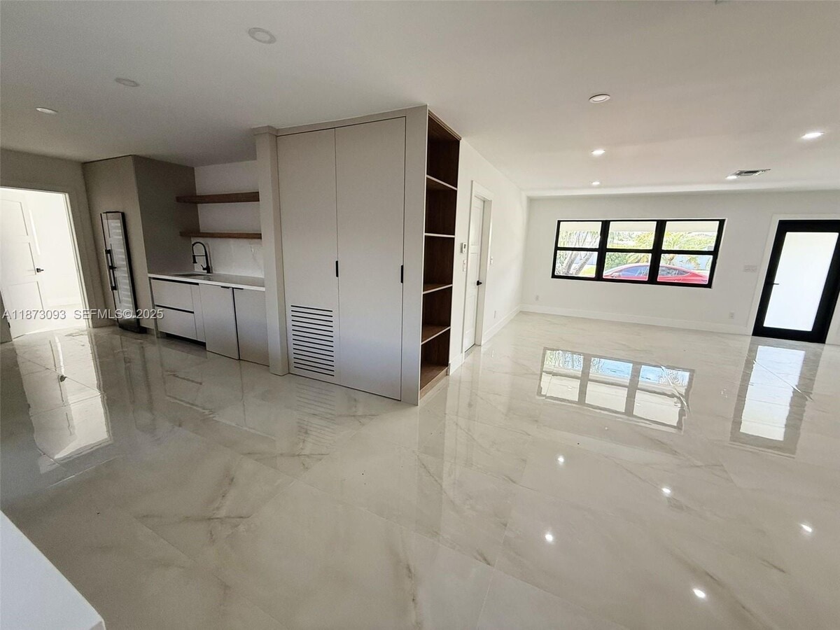 Photo - 4021 NE 17th Terrace