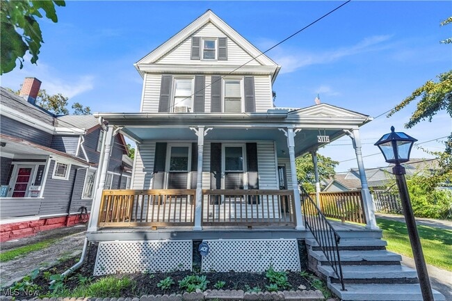 Building Photo - 3116 W 88th St Unit 3/UP Rear Rental