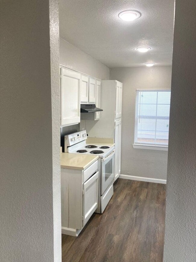 Photo - ZERO APPLICATION FEE FOR THIS Recently remodeled 3 Bedroom 2 Bath