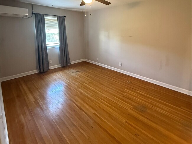 Photo - 2623 Vail Ave