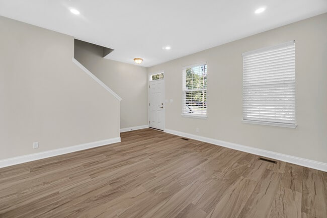 Photo - 803 W Courtland St