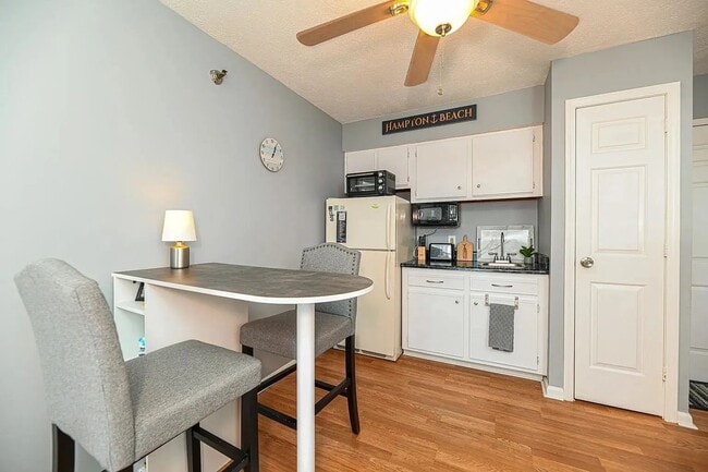 Photo - Hampton NH Unit 418