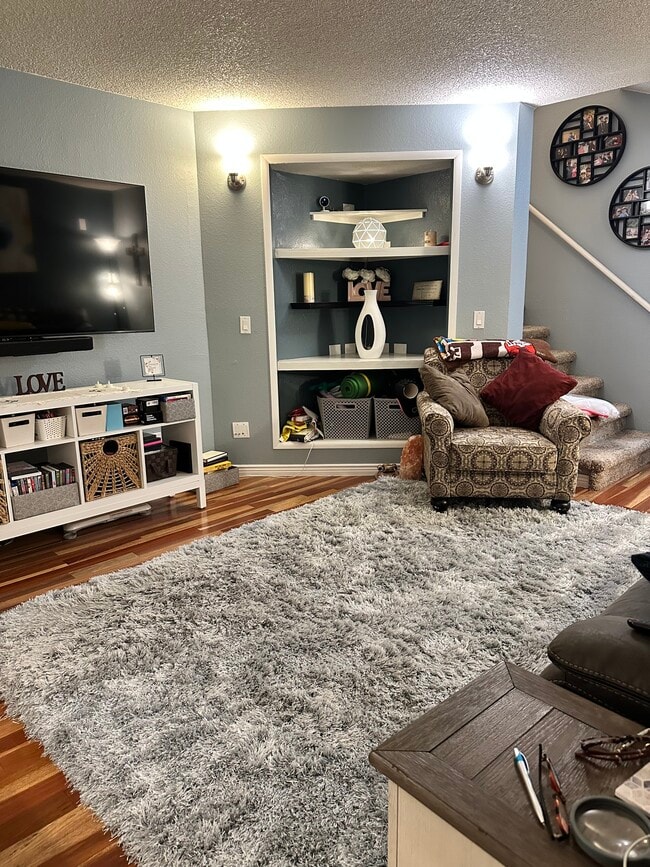 Building Photo - 1332 S Idalia St