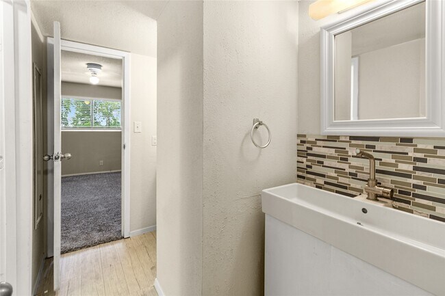 Photo - 11002 Hammerly Blvd Unit 105