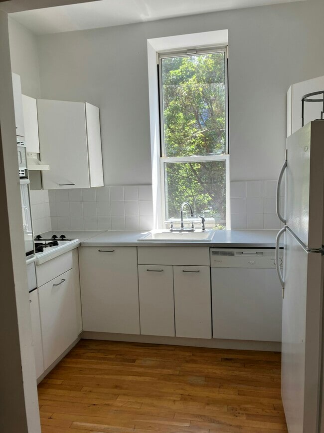 2099 5th Ave Unit 2
