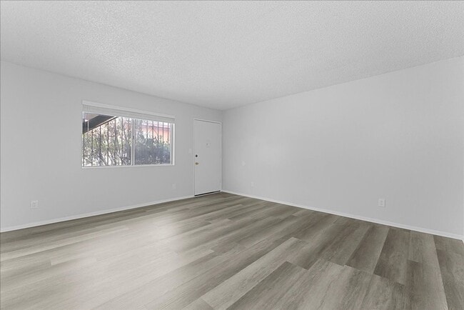 Photo - 2919 Baldwin St Unit B