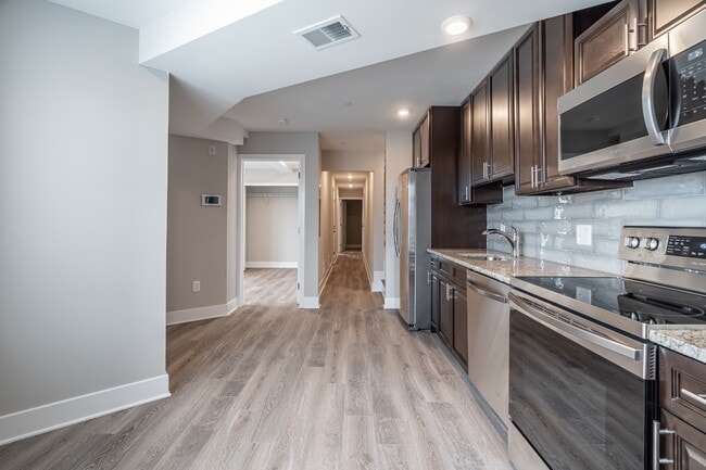 Photo - 421 N 39th St