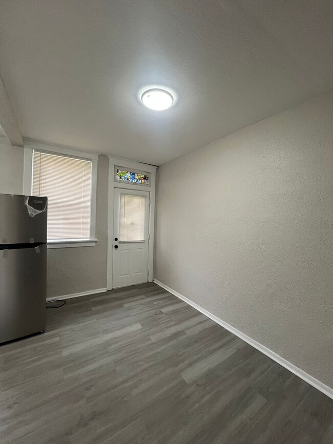 Photo - 5335 Bancroft Ave Unit 5335 1W Bancroft Ave