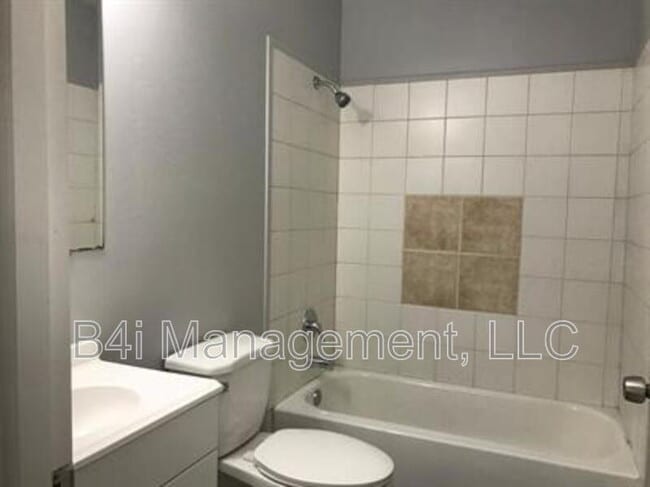 Photo - 742 Randall St SW