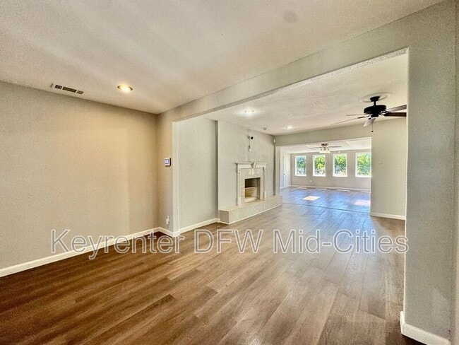 Photo - 2801 Clearbrook Dr