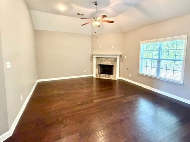 Now Leasing a 5 Bedrom 3 Bath Home In Olive Branch